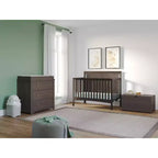 Commode 3 tiroirs Child Craft Harmony avec plateau à langer amovible, grand espace de rangement, kit anti-basculement inclus pour éviter le basculement, finition sécuritaire pour bébé