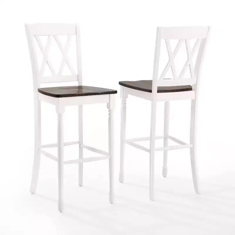 Lot de 2 tabourets de bar Shelby Blanc vieilli - Crosley : Assise en bois moulé, pieds en hévéa, sans accoudoirs