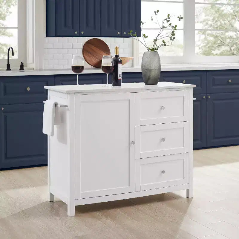Crosley Soren Îlot de Cuisine/Chariot avec Plateau en Pierre Blanc : Chariot Roulant avec Rangement, 2 Étagères, 3 Tiroirs, Style Traditionnel