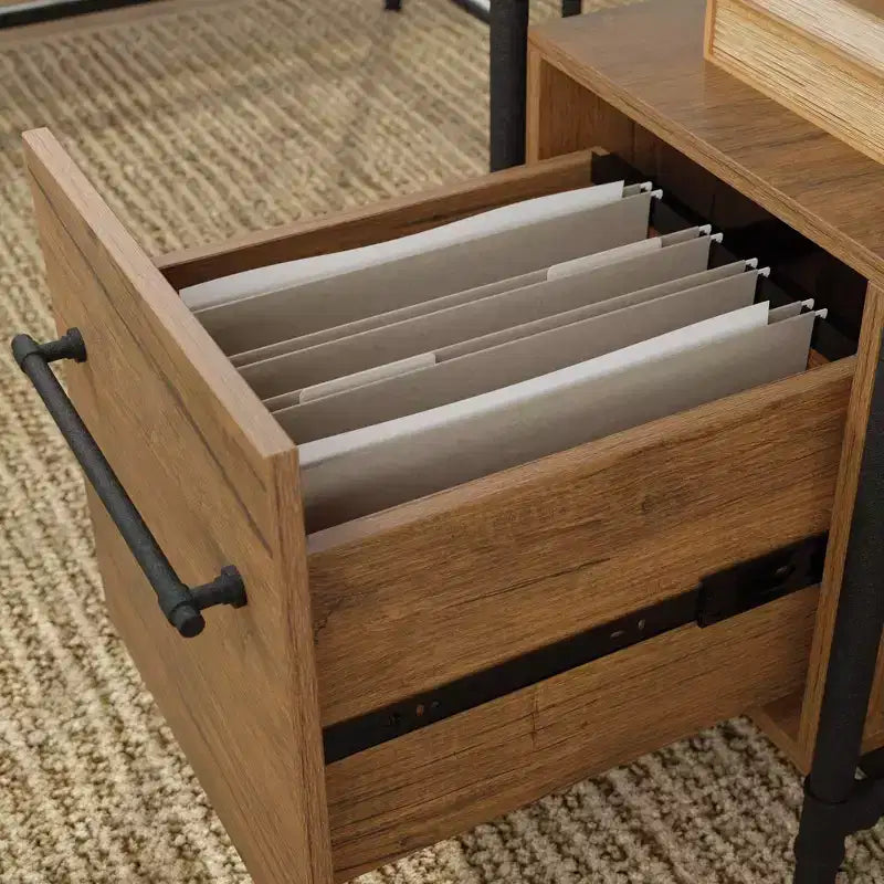 Sauder Iron City, bureau d'ordinateur en L, chêne quadrillé : style industriel avec cadre métallique et rangement en hauteur