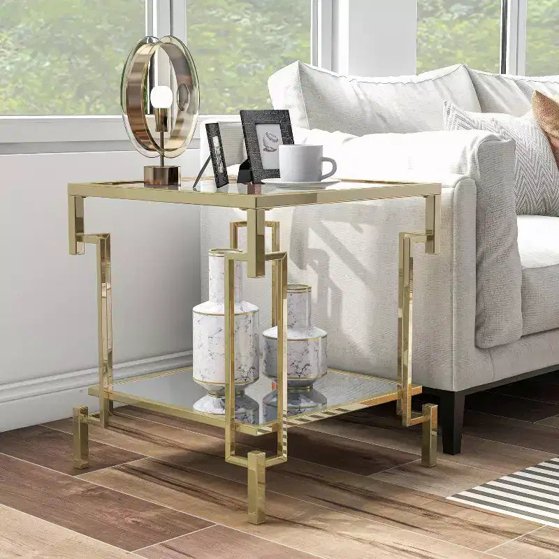 Table d'appoint contemporaine à plateau en verre carré Costa Mesa Champagne - miBasics