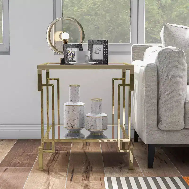 Table d'appoint contemporaine à plateau en verre carré Costa Mesa Champagne - miBasics