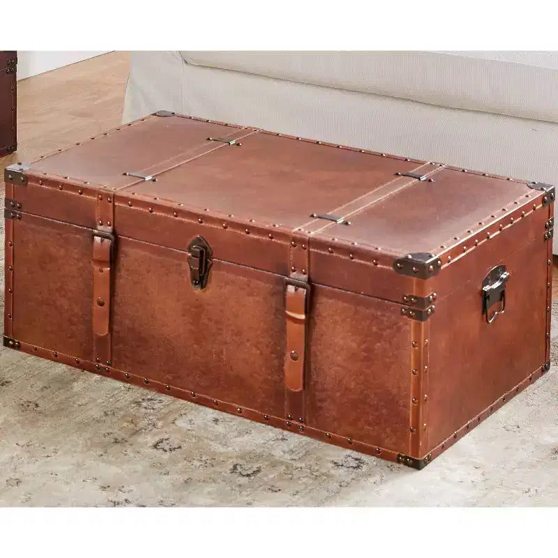 Olivia & May Coffre de table basse rectangulaire en similicuir rustique marron : Solution de rangement d'inspiration vintage, aucun assemblage requis