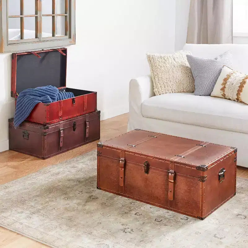 Olivia & May Coffre de table basse rectangulaire en similicuir rustique marron : Solution de rangement d'inspiration vintage, aucun assemblage requis