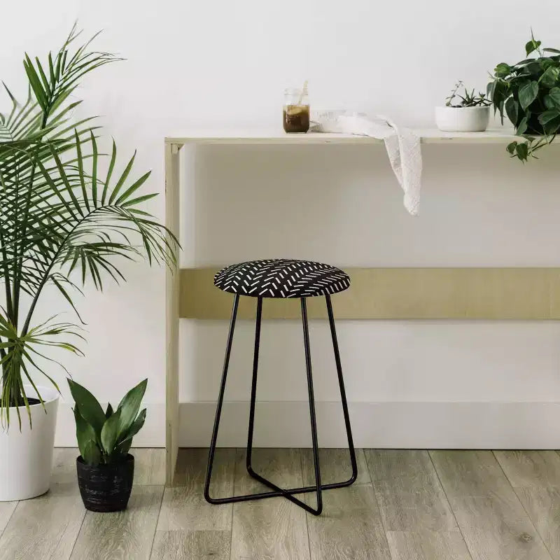 Tabouret de bar à hauteur de comptoir Herringbone par Nick Quintero - Deny Designs
