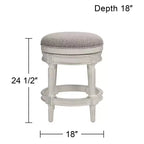 55 Downing Street Tabouret de bar pivotant Oliver Wood Blanc vieilli 24 1/2 po de haut Coussin rond étain traditionnel avec repose-pieds pour îlot de cuisine