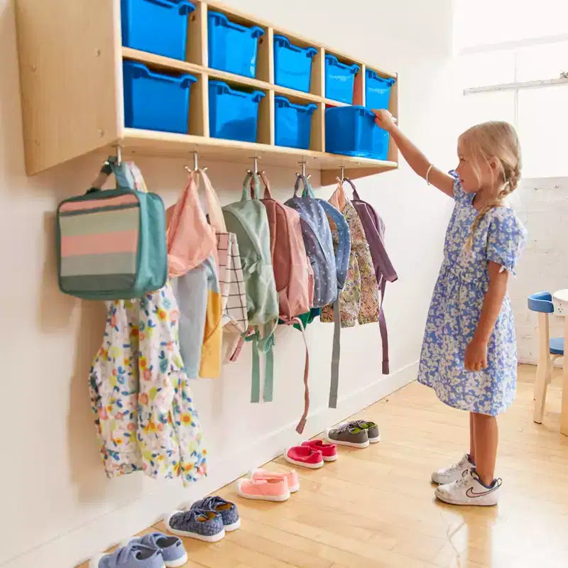 Vestiaire suspendu ECR4Kids Streamline à 10 sections avec 10 bacs à façade incurvée, espace de rangement casier