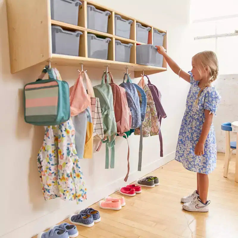 Vestiaire suspendu ECR4Kids Streamline à 10 sections avec 10 bacs à façade incurvée, espace de rangement casier