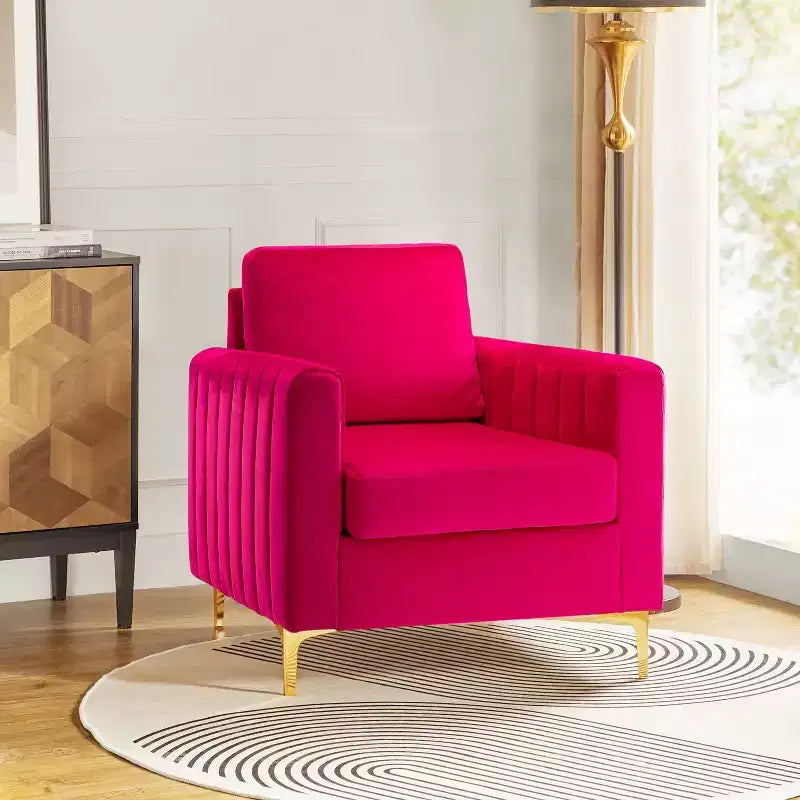 Fauteuil club capitonné contemporain en bois Iapygia avec pieds en métal pour chambre et salon | ART OF LIVING DESIGNS