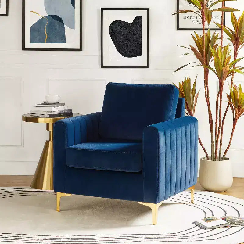 Fauteuil club capitonné contemporain en bois Iapygia avec pieds en métal pour chambre et salon | ART OF LIVING DESIGNS