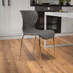 Lot de 4 chaises empilables Emma and Oliver en plastique au design contemporain