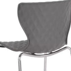 Lot de 4 chaises empilables Emma and Oliver en plastique au design contemporain