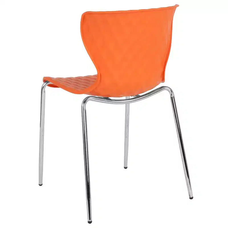 Lot de 4 chaises empilables Emma and Oliver en plastique au design contemporain