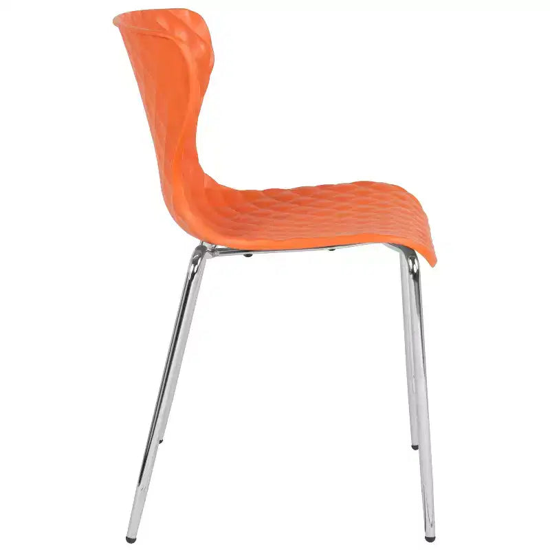 Lot de 4 chaises empilables Emma and Oliver en plastique au design contemporain