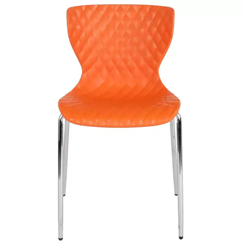 Lot de 4 chaises empilables Emma and Oliver en plastique au design contemporain