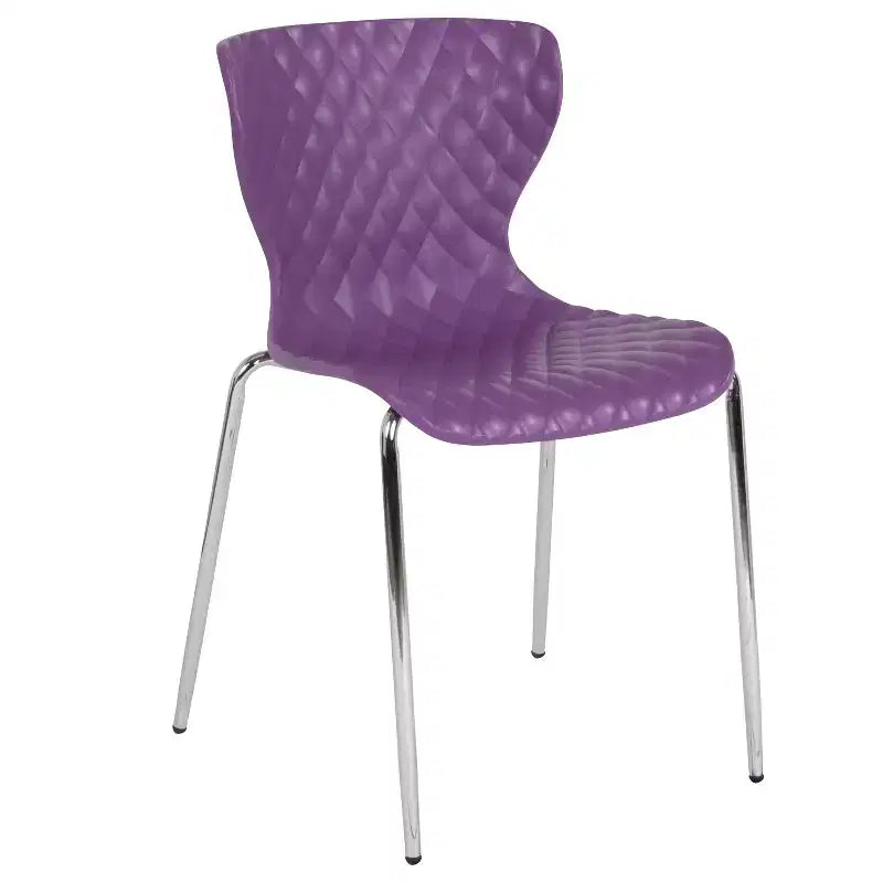 Lot de 4 chaises empilables Emma and Oliver en plastique au design contemporain