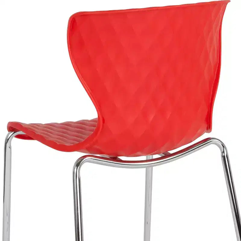 Lot de 4 chaises empilables Emma and Oliver en plastique au design contemporain