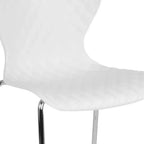 Lot de 4 chaises empilables Emma and Oliver en plastique au design contemporain