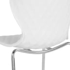 Lot de 4 chaises empilables Emma and Oliver en plastique au design contemporain