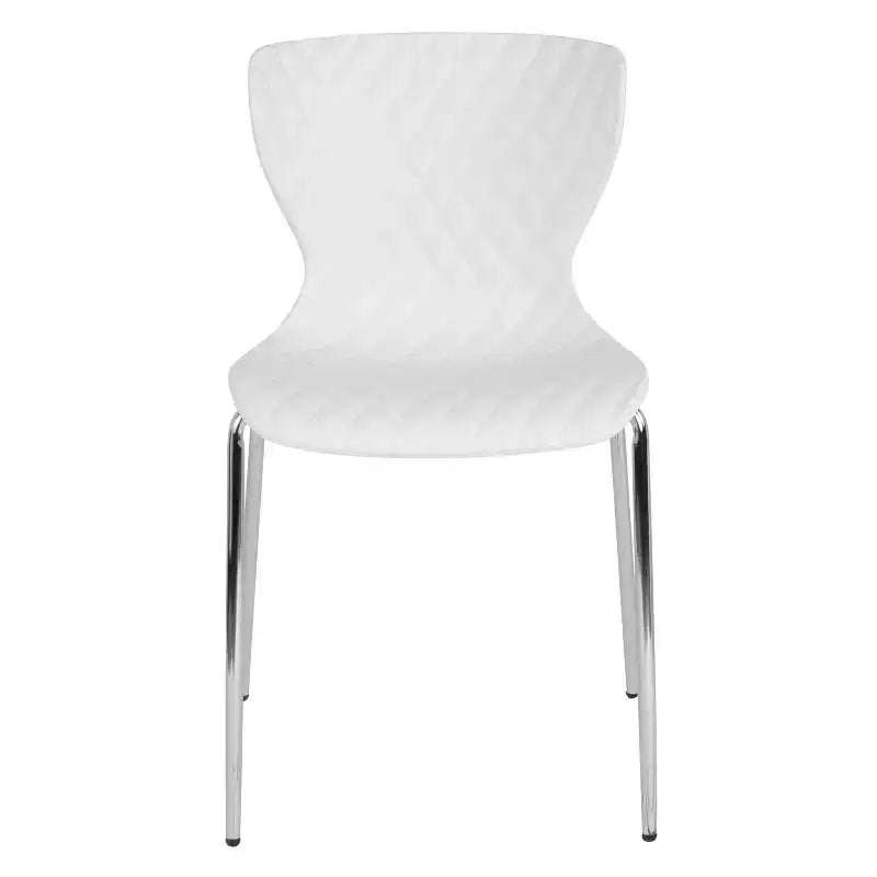 Lot de 4 chaises empilables Emma and Oliver en plastique au design contemporain