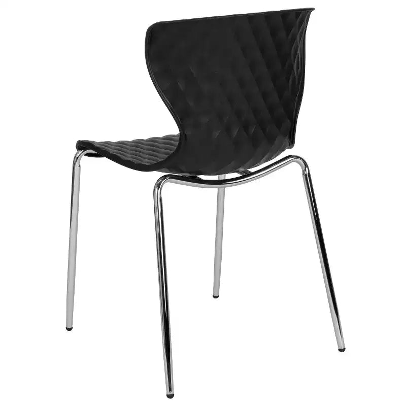 Lot de 4 chaises empilables Emma and Oliver en plastique au design contemporain