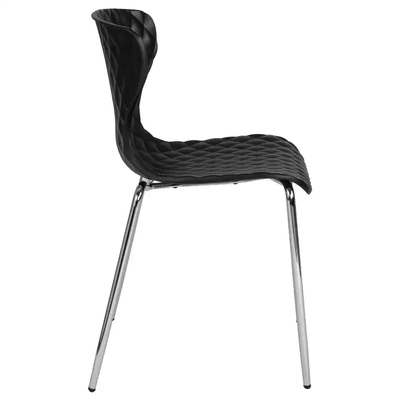 Lot de 4 chaises empilables Emma and Oliver en plastique au design contemporain
