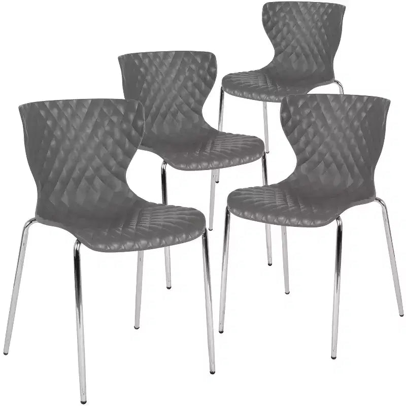 Lot de 4 chaises empilables Emma and Oliver en plastique au design contemporain