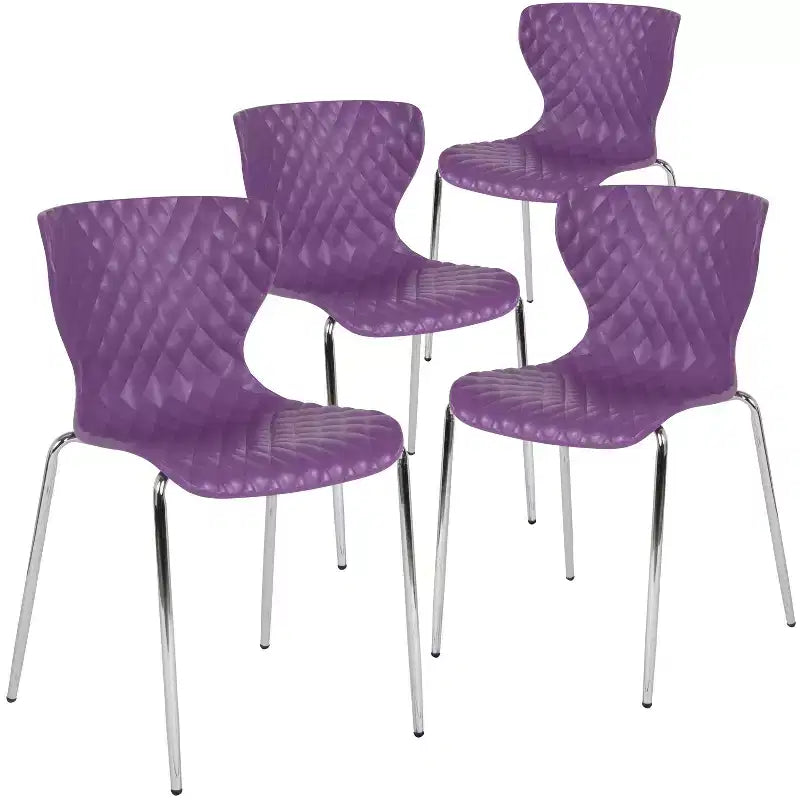 Lot de 4 chaises empilables Emma and Oliver en plastique au design contemporain