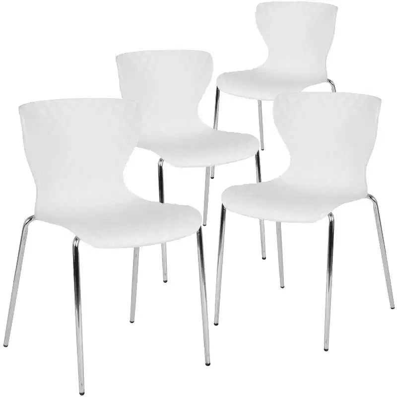 Lot de 4 chaises empilables Emma and Oliver en plastique au design contemporain