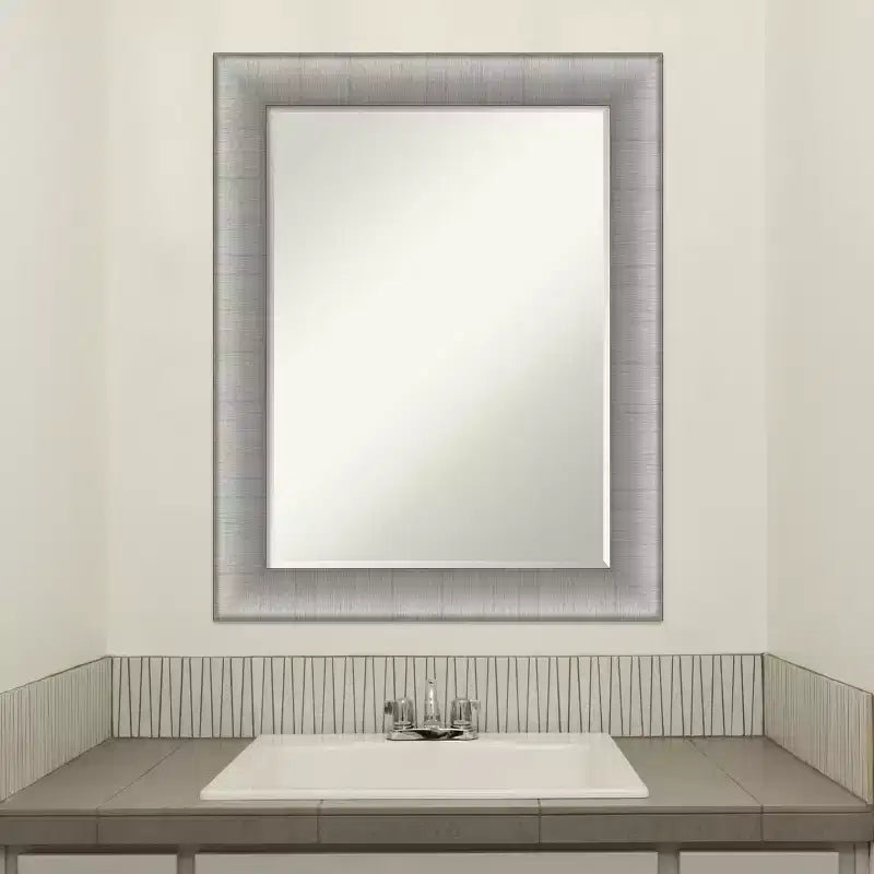 Amanti Art Élégant miroir mural de salle de bain à petit biseau brossé