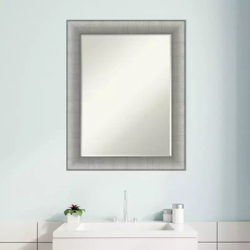 Amanti Art Élégant miroir mural de salle de bain à petit biseau brossé