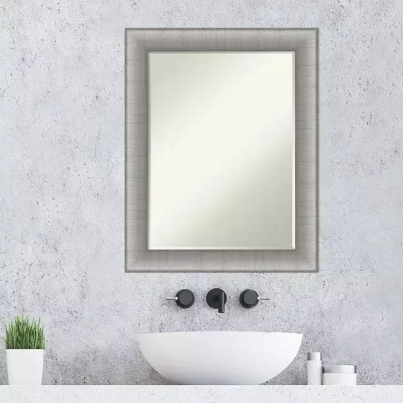 Amanti Art Élégant miroir mural de salle de bain à petit biseau brossé