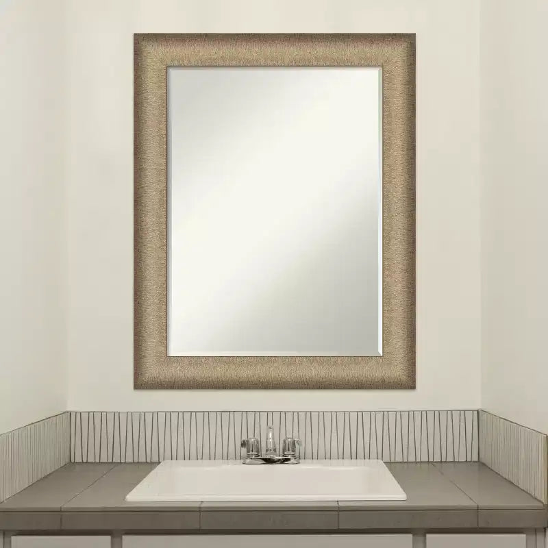 Amanti Art Élégant miroir mural de salle de bain à petit biseau brossé