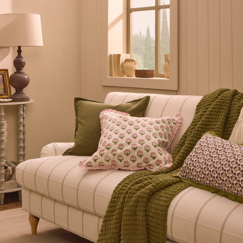 Three-seater sofa - pinstriped natural color - This three-seater sofa is simple yet stunning.